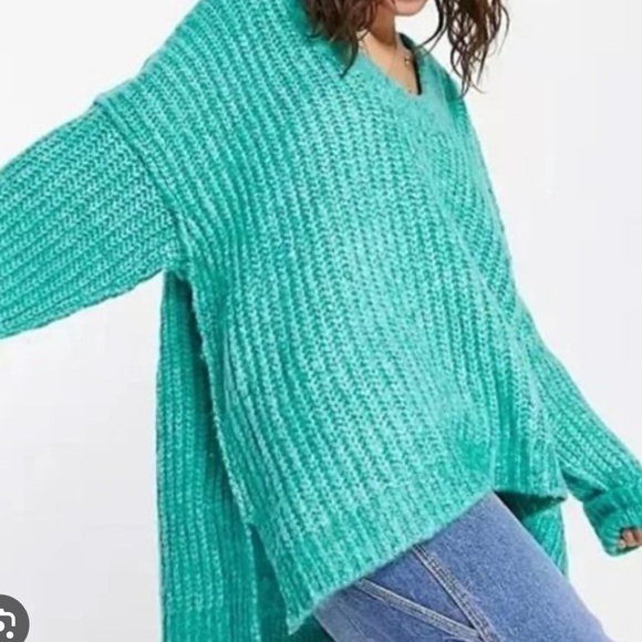 NWT FREE PEOPLE blue bell v neck oversized sweater in electric teal size large - Picture 3 of 11